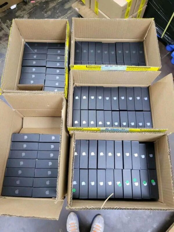 iPhone Pallets - Image 4