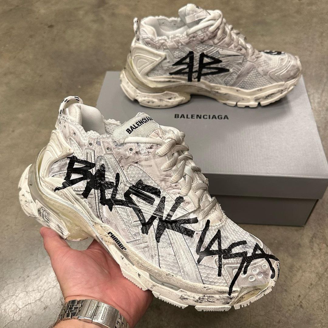 Balenciaga shoes pallets for sale - Image 4