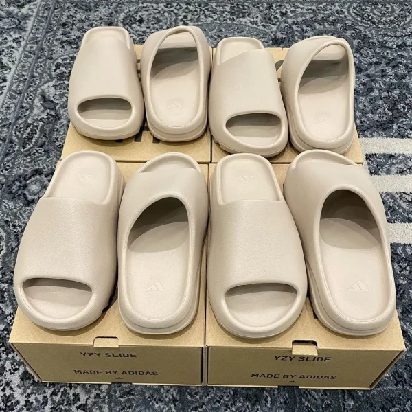 Yeezy Slides Pallets - Image 2